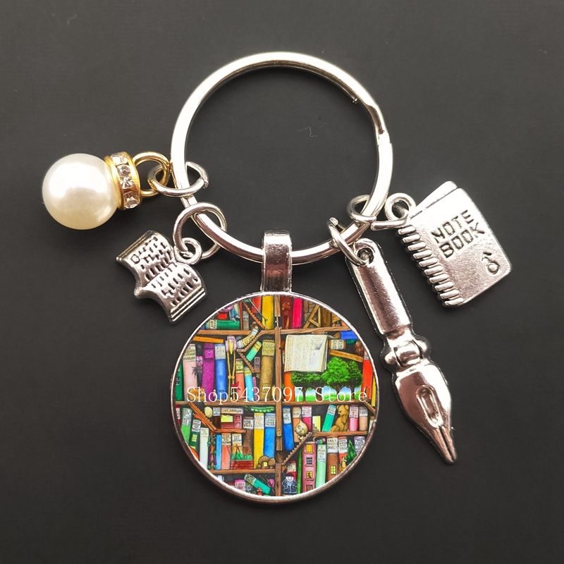 New retro book photo keychain  - Jewelry Making Journal avaliação e preço