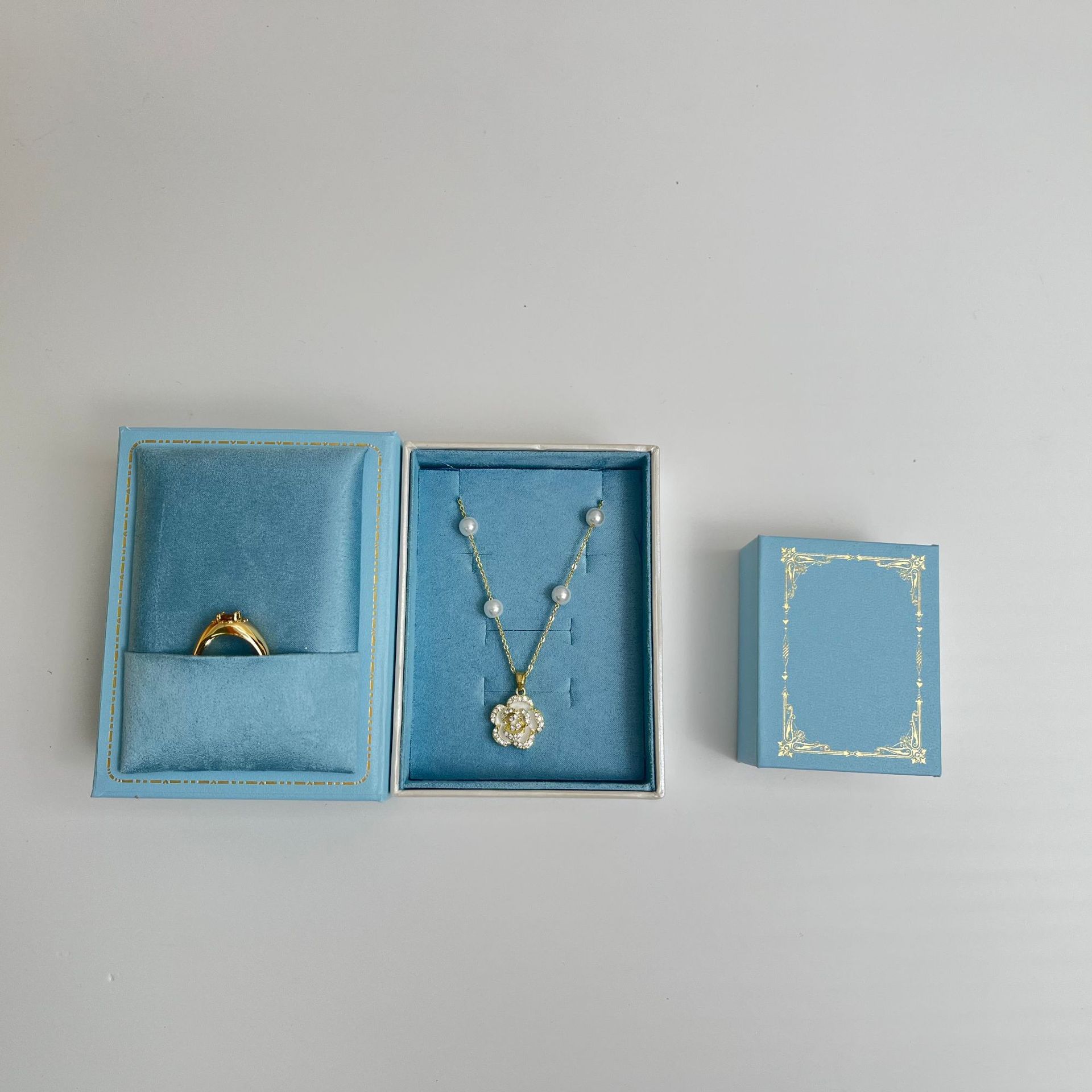 Magnetic Book Shaped Jewelry B - Jewelry Making Journal avaliação e preço